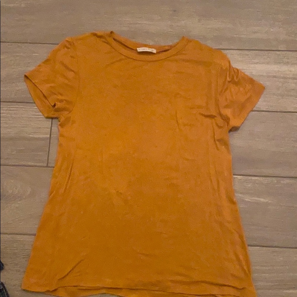 Yellow top - Picture 2 of 2